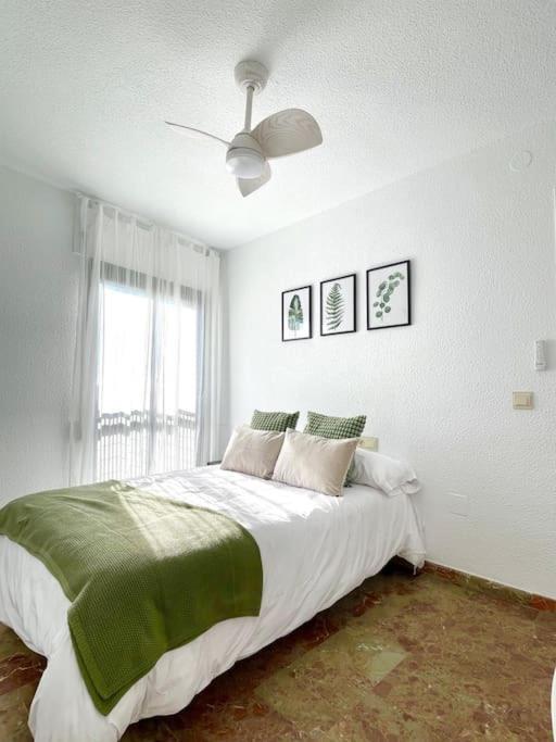 Beautiful & Sunny Apartment مالقة المظهر الخارجي الصورة