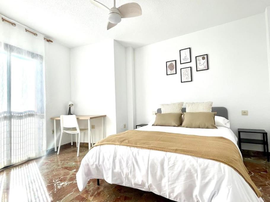 Beautiful & Sunny Apartment مالقة المظهر الخارجي الصورة