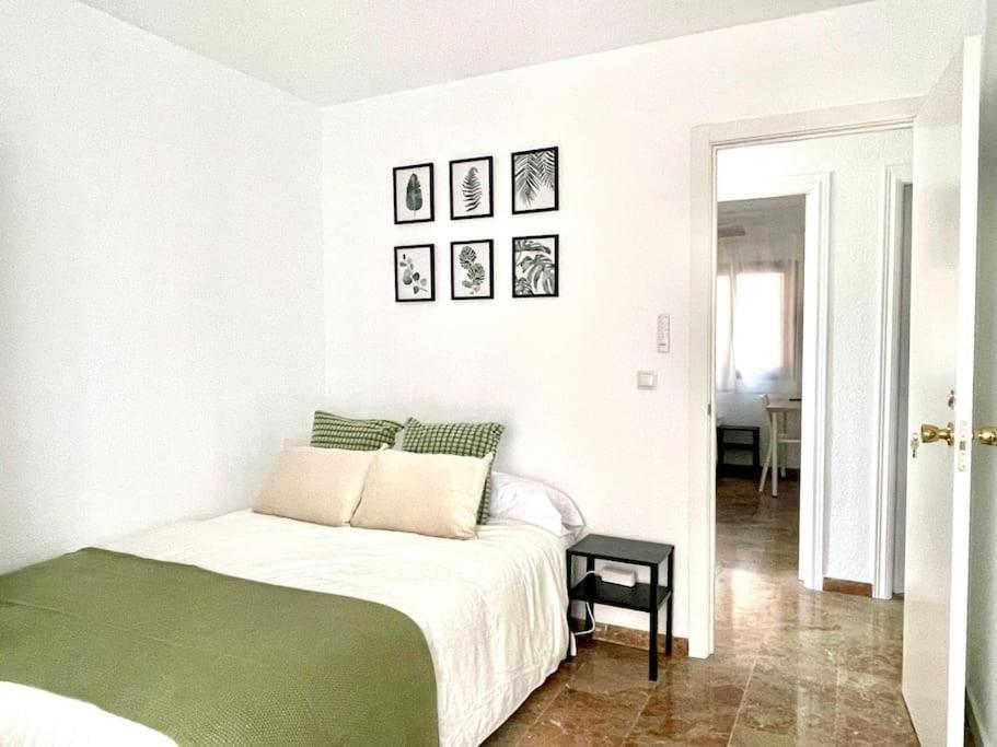 Beautiful & Sunny Apartment مالقة المظهر الخارجي الصورة