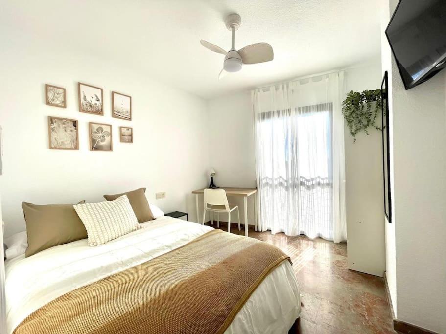 Beautiful & Sunny Apartment مالقة المظهر الخارجي الصورة