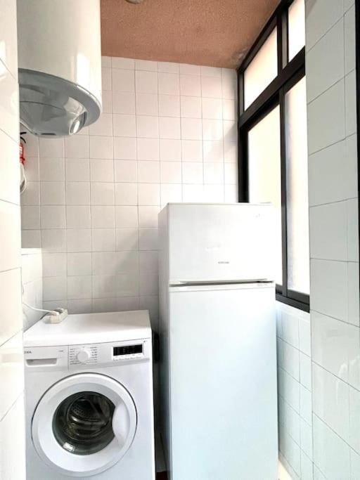 Beautiful & Sunny Apartment مالقة المظهر الخارجي الصورة