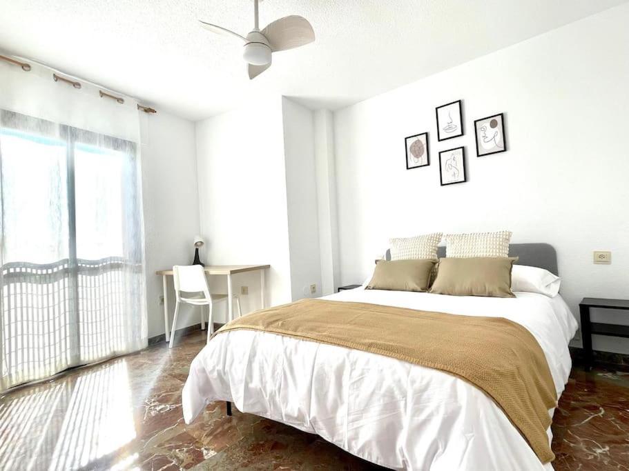 Beautiful & Sunny Apartment مالقة المظهر الخارجي الصورة