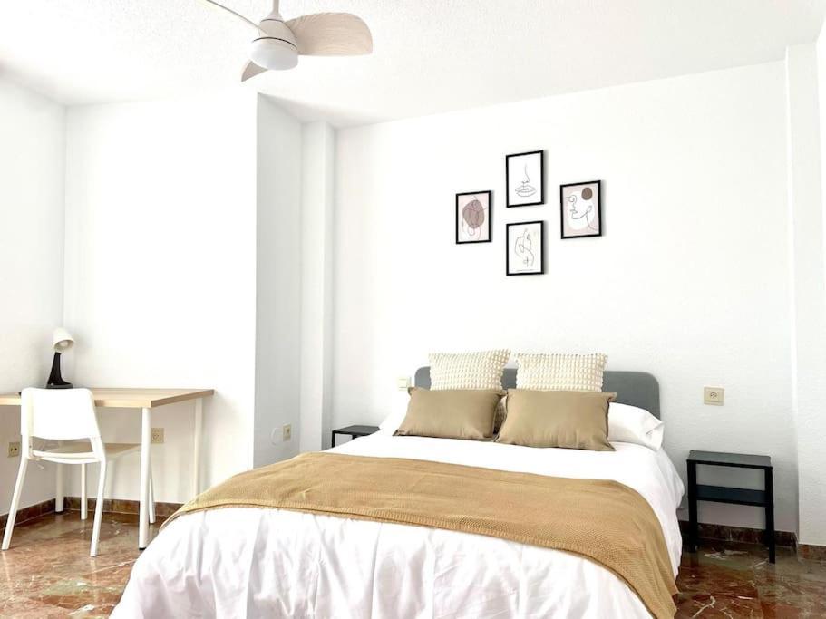 Beautiful & Sunny Apartment مالقة المظهر الخارجي الصورة
