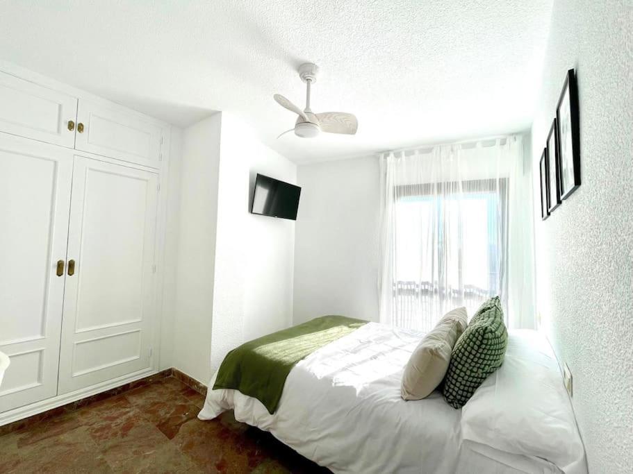 Beautiful & Sunny Apartment مالقة المظهر الخارجي الصورة