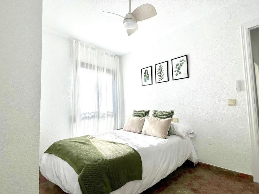 Beautiful & Sunny Apartment مالقة المظهر الخارجي الصورة