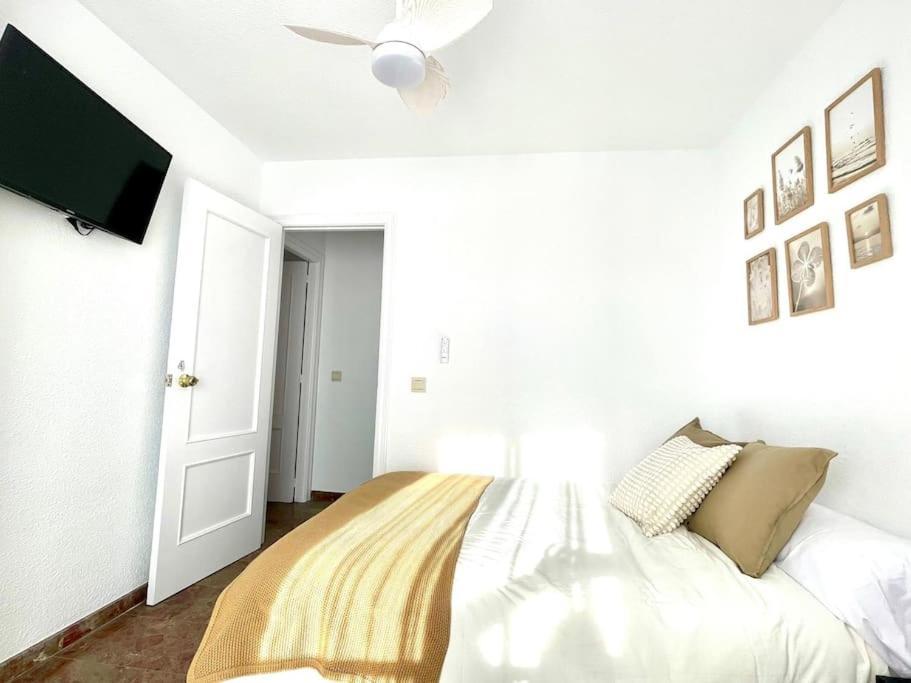 Beautiful & Sunny Apartment مالقة المظهر الخارجي الصورة