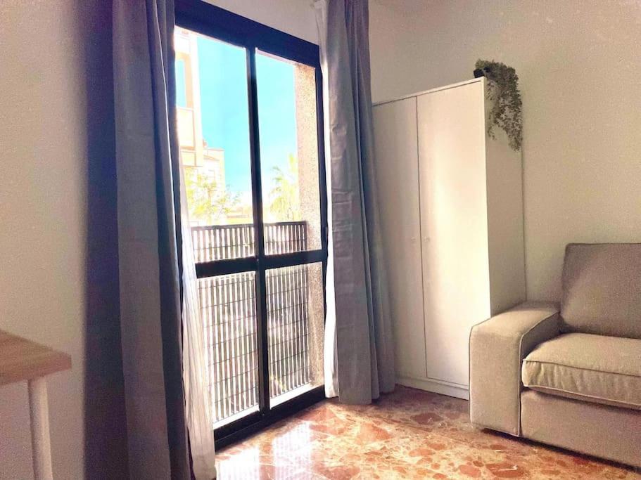 Beautiful & Sunny Apartment مالقة المظهر الخارجي الصورة