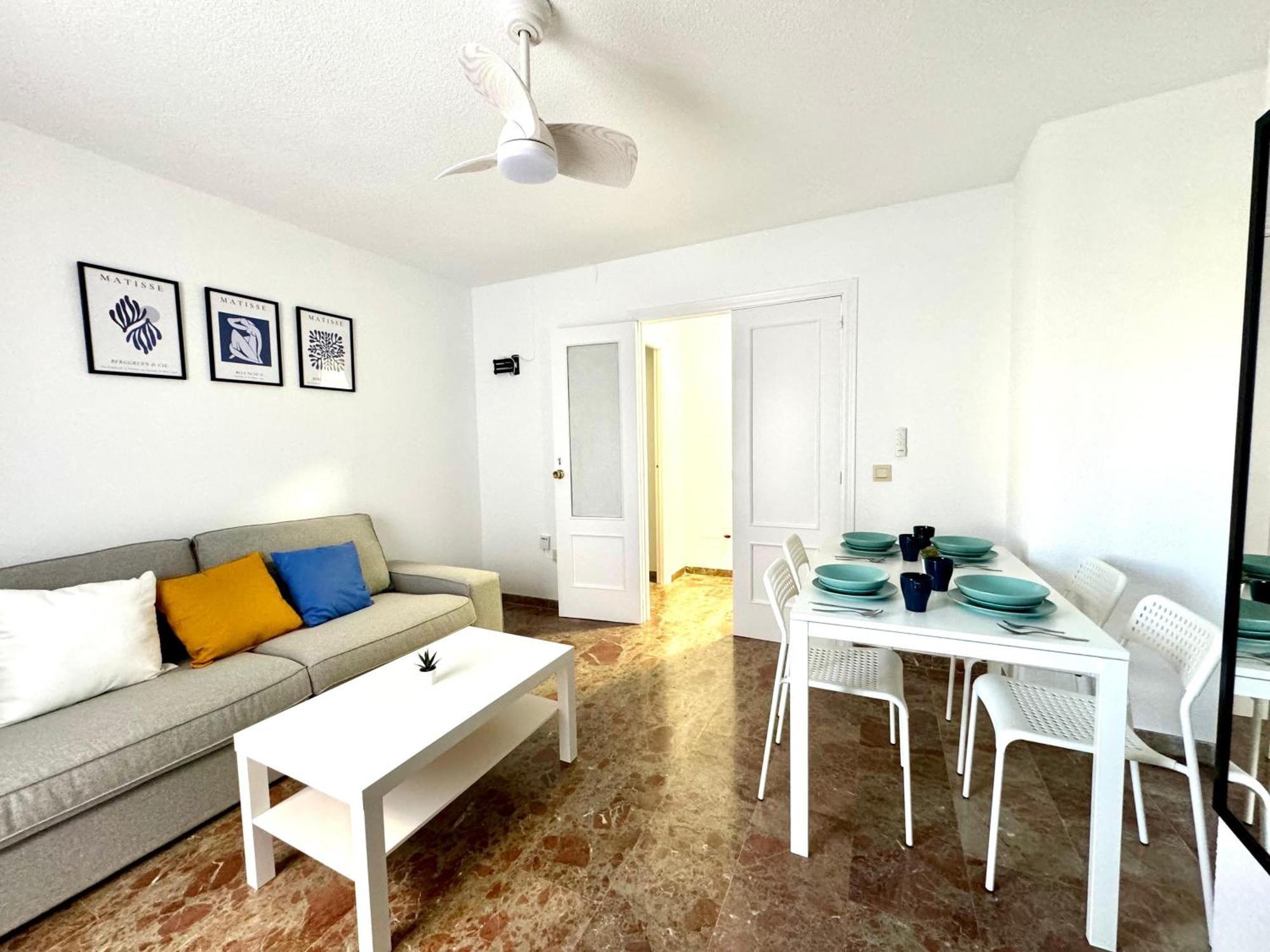 Beautiful & Sunny Apartment مالقة المظهر الخارجي الصورة